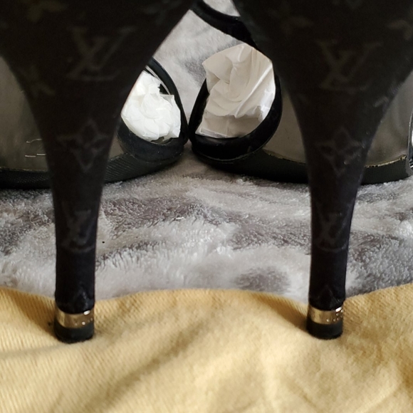 Louis Vuitton Strappy Black Sandal 3.5Inch Hill 39 - Picture 9 of 16